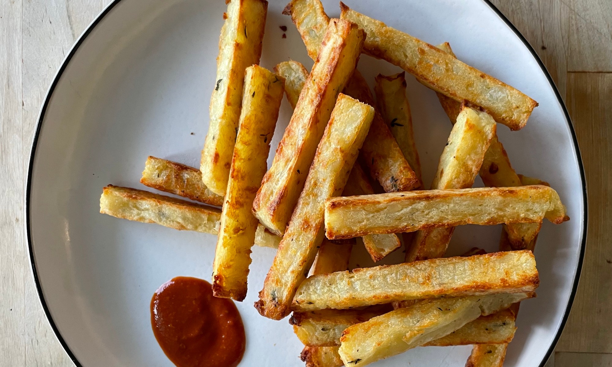 air fryer fries recipe by Toronto nutrition coach, Annabelle Waugh